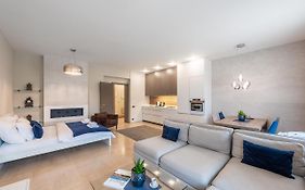 New Luxury Apt With Ac&Parking In The Center Of Prague