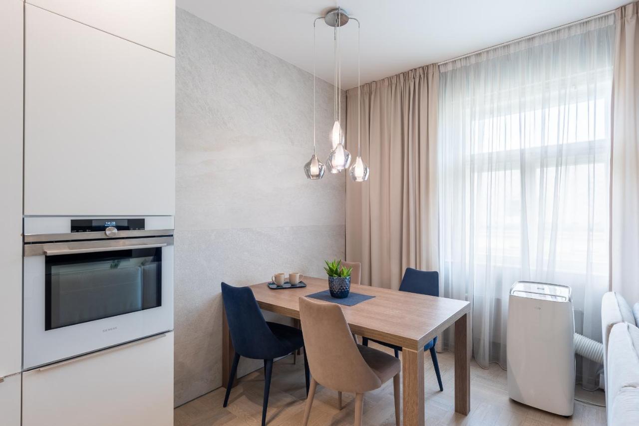 Apartamento New Luxury Apt With Ac&Parking In The Center Of Praga Exterior foto