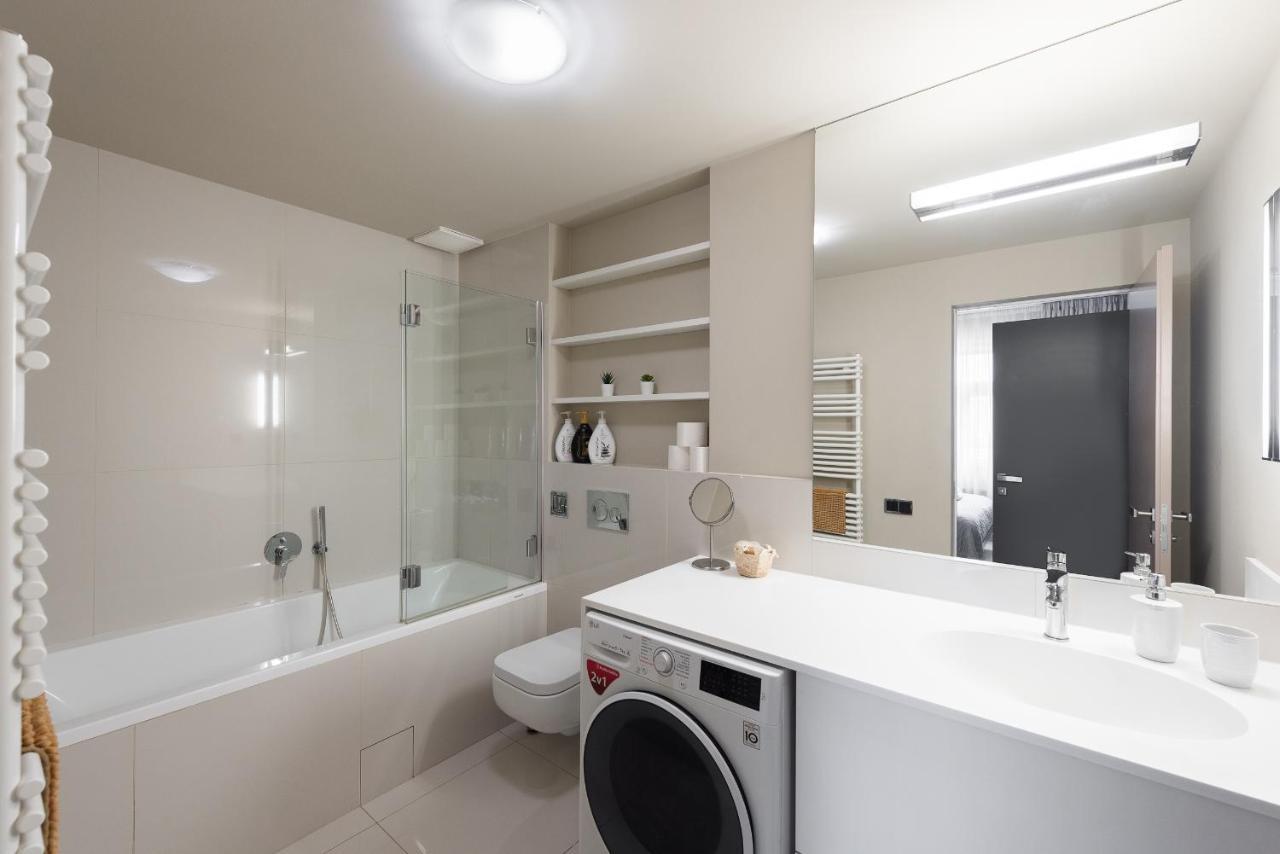 Apartamento New Luxury Apt With Ac&Parking In The Center Of Praga Exterior foto