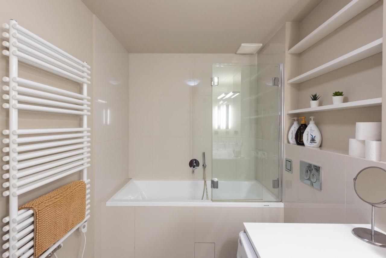 Apartamento New Luxury Apt With Ac&Parking In The Center Of Praga Exterior foto