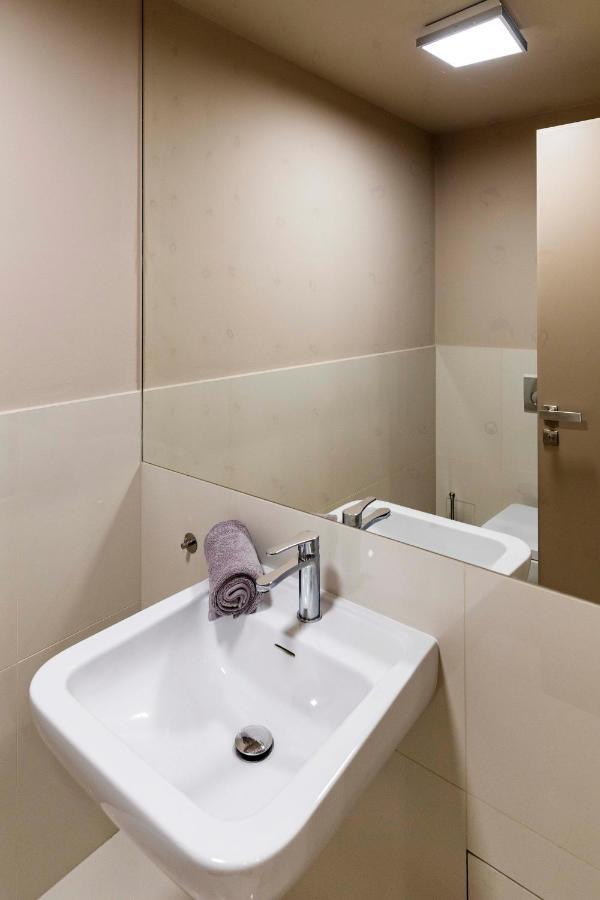 Apartamento New Luxury Apt With Ac&Parking In The Center Of Praga Exterior foto