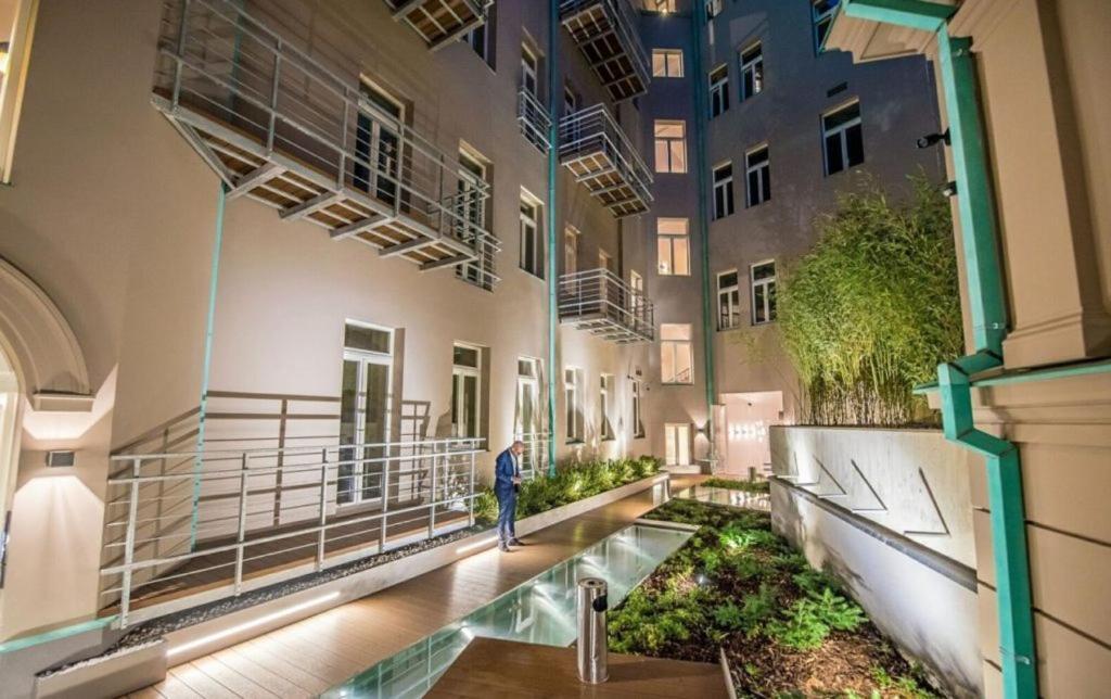 Apartamento New Luxury Apt With Ac&Parking In The Center Of Praga Exterior foto